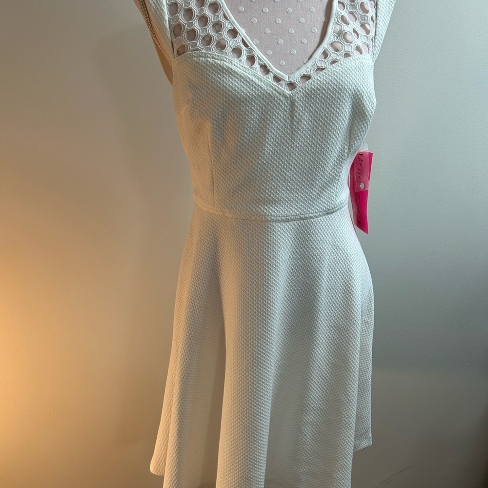 Betsey Johnson Ivory Sleeveless Dress for Weddings A3 - Picture 2 of 6